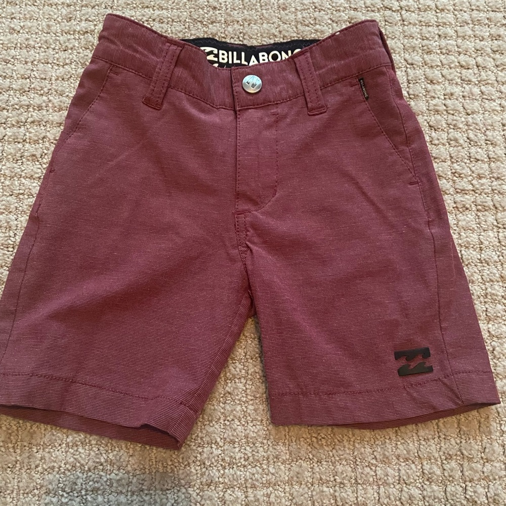 2T boys Billabong light burgundy shorts with adjustable waist